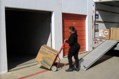 How to Choose The Right Self-Storage