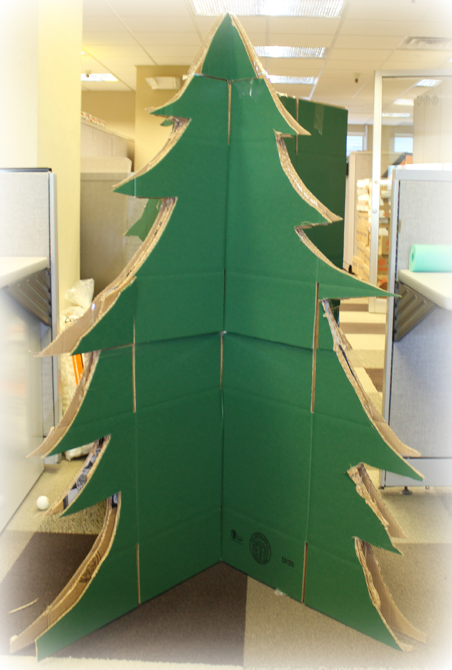 Christmas tree with cardboard - DIY Christmas.