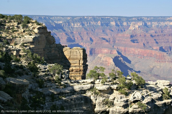 View of the canyon from Rim Trail near Trailview Overlook - Grand Canyon National Park, South Rim, Arizona, USA, 14.9.2012