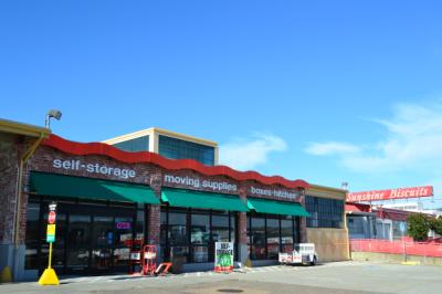 U Haul Moving Truck Rental In Oakland Ca At U Haul Moving Storage Of Oakland Coliseum