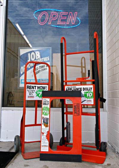 U Haul Moving Truck Rental In Hoffman Estates Il At U Haul Moving Storage Of Hoffman Estates