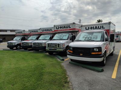 U Haul Moving Truck Rental In Indianapolis In At U Haul Moving Storage Of Castleton