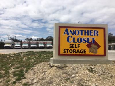 U Haul Moving Truck Rental In Kerrville Tx At Another Closet Self Storage Kerrville