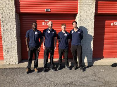 U Haul Moving Truck Rental In Montreal Qc At U Haul De Saint Jacques Demenagement Et Entreposage