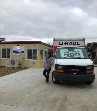 U Haul Moving Truck Rental In Belleville Il At Gateway Storage Mall Belleville