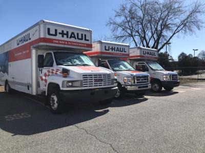 U Haul Moving Truck Rental In East Providence Ri At U Haul Moving Storage Of East Providence
