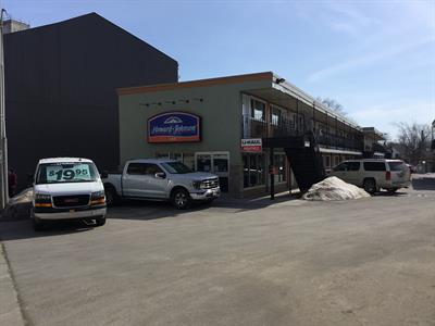 U Haul Moving Truck Rental In Kingston On At Howard Johnson