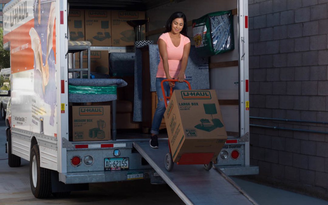 Moving Trucks: Ramp vs. Liftgate