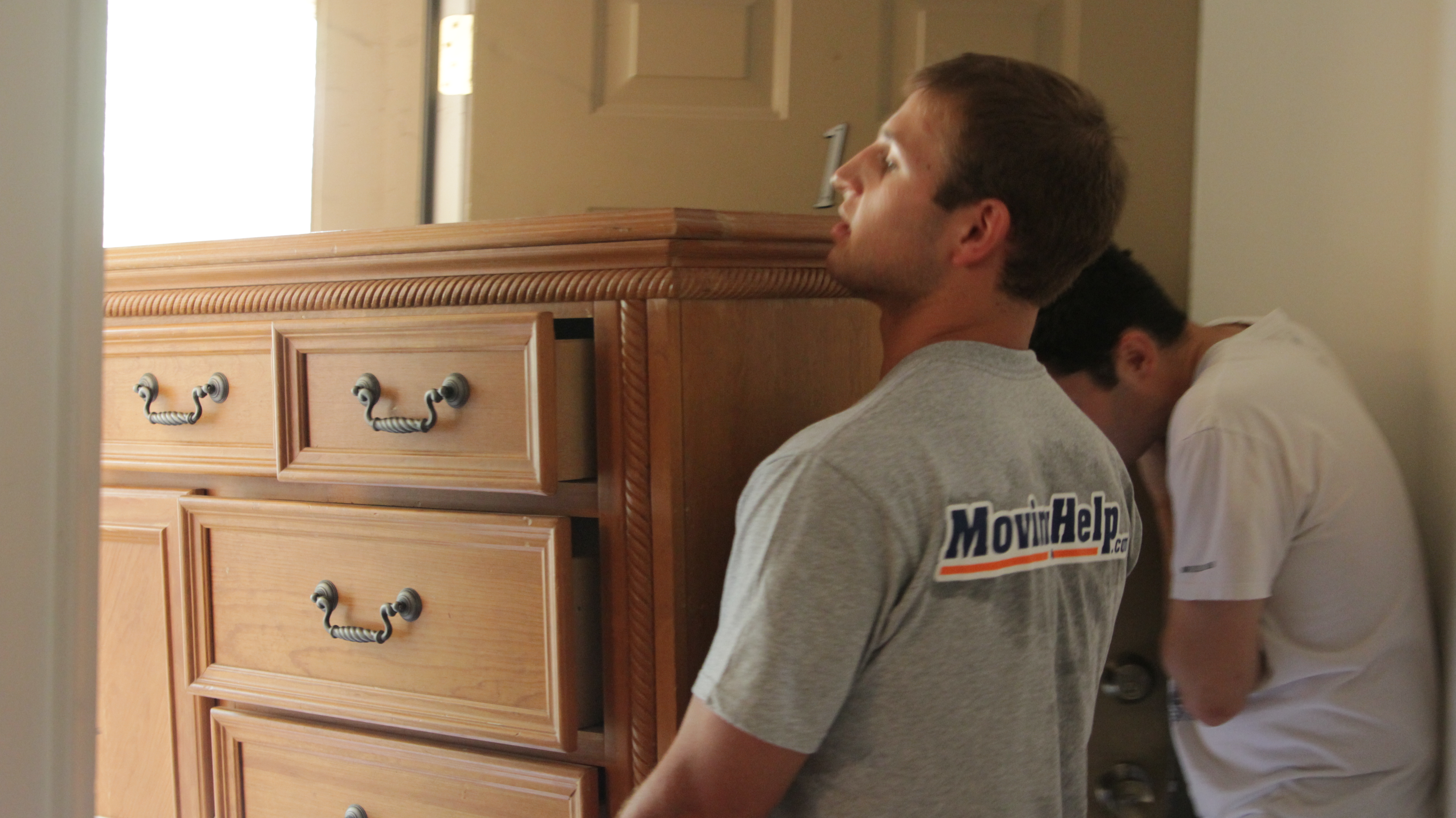 Cheap Gift Ideas for Friends that Help You Move